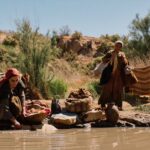 EP304-WashingClothes