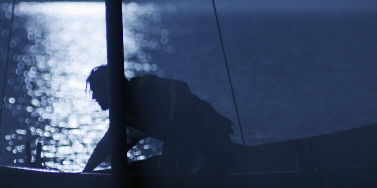 S01E04_Hero-Image_Peter-Boat-Night_v02